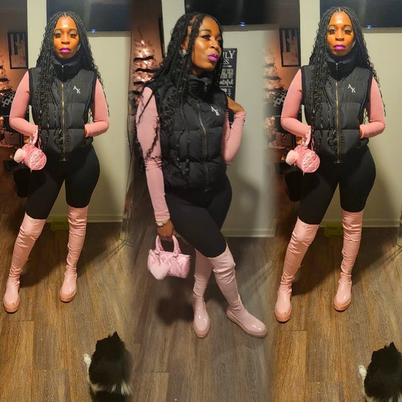 Meet your Posher, Janique 3/14 Pisces ♓️ 💕 Girl br🦄💕 Run the world 🦄🦄🦄 - Picture 15 of 17